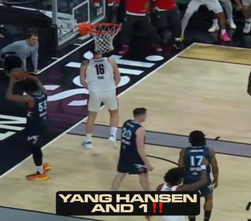 国足失误送,分澳洲球迷,狂欢,金宝博188bet体育,金宝博188bet体育官网,金宝博188bet体育官方,金宝博188bet体育下载